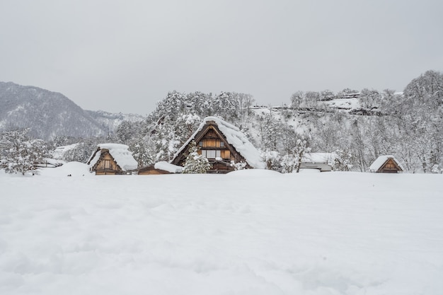 L&#39;ancien village de Shirakawago au Japon est un site du patrimoine mondial de l&#39;UNESCO