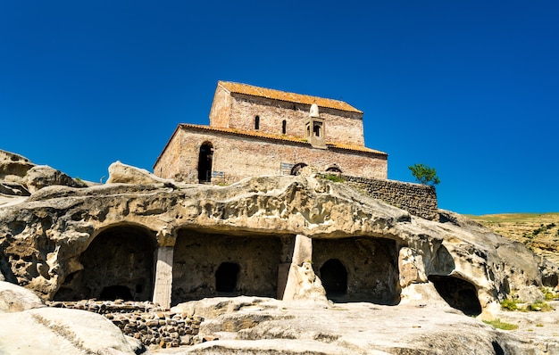 Ancienne basilique à Uplistsikhe rockhewn town. Patrimoine mondial de l'UNESCO en Géorgie