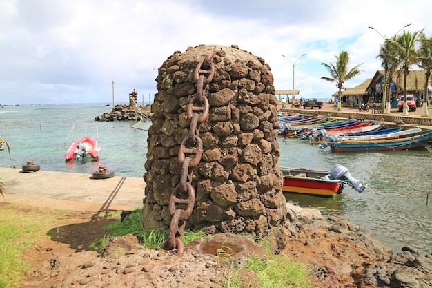 Ancienne borne d'amarrage de Hanga Roa Otai Bay La baie la plus fréquentée de l'île de Pâques Chili Amérique du Sud