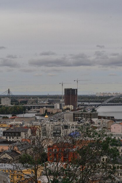 Photo ancienne division et nouveaux bâtiments dans le centre-ville