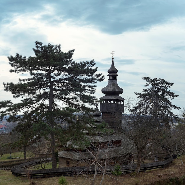 Ancienne église en bois à Oujhorod