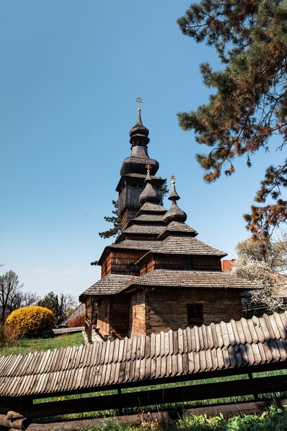 Ancienne église en bois à Uzhgorod, Ukraine. Église gréco-catholique du Saint-Archange Michel construite en 1777 sans clou de fer