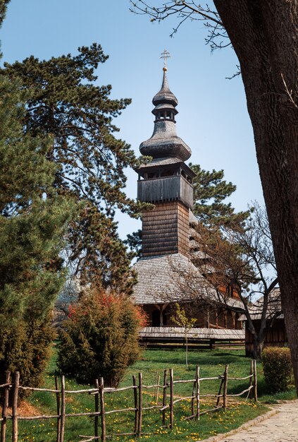 Ancienne église en bois à Uzhgorod, Ukraine. Église gréco-catholique du Saint-Archange Michel construite en 1777 sans clou de fer