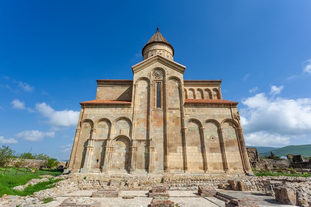 Photo ancienne église orthodoxe du village samtavisi