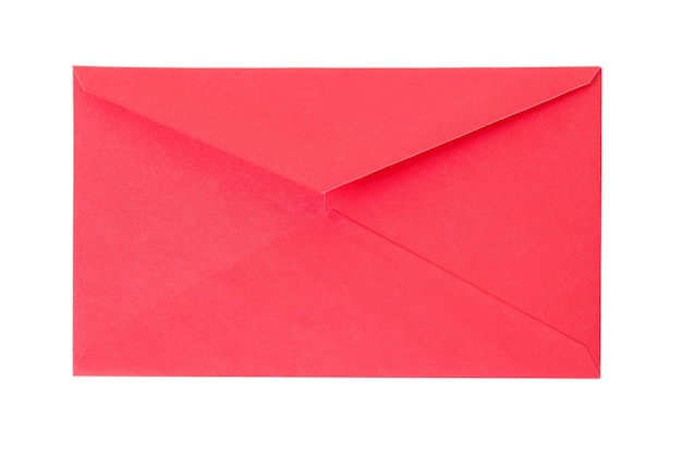 Ancienne enveloppe de papier rouge fermée isolé sur fond blanc