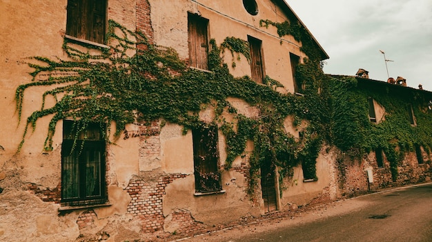 Photo ancienne ferme dans le nord de l'italie