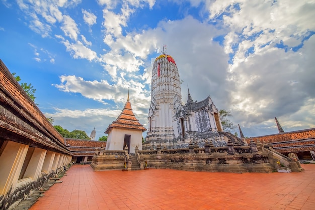 Ancienne pagode à Ayutthaya, site du patrimoine mondial.
