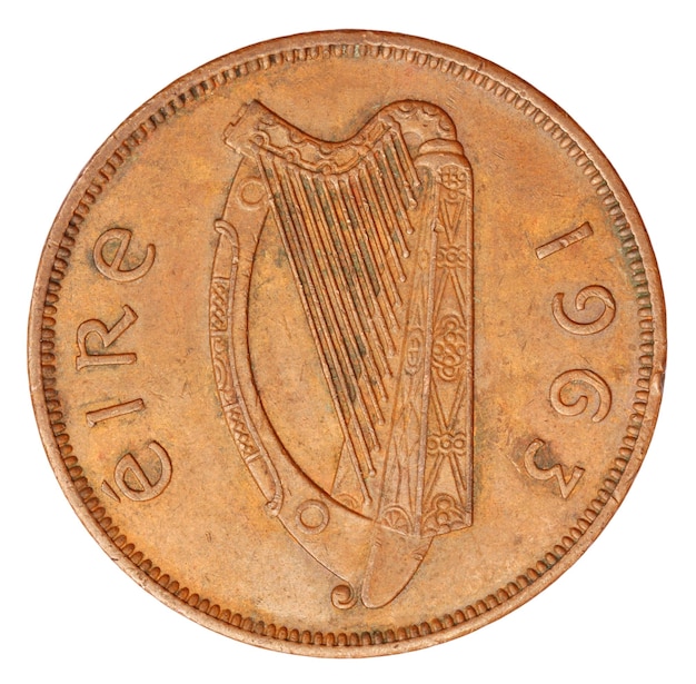 Photo ancienne pièce irlandaise de hen penny 1d de 1963 close up