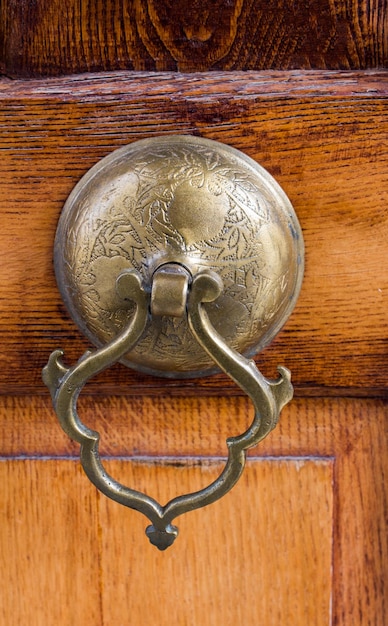 Ancienne poignée de porte en métal ottoman faite à la main