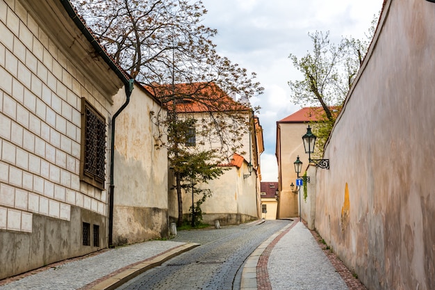 Ancienne ruelle dans la vieille ville européenne, personne