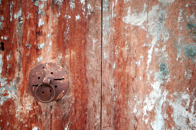 Ancienne texture de porte en bois patiné