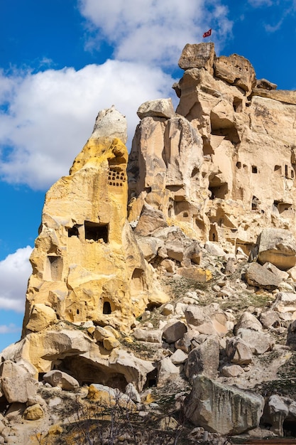 Anciennes habitations rupestres sculptées en Cappadoce. Turquie