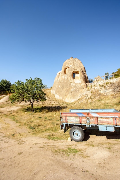 Anciennes habitations troglodytes près de la ville de Göreme en Cappadoce Turquie
