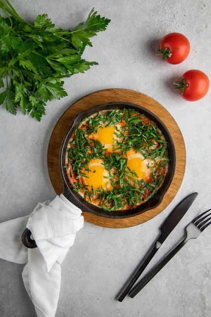 Aneth Alimentaire et tomate Tomates cuites avec des herbes pour la conservation Filets de poulet frits