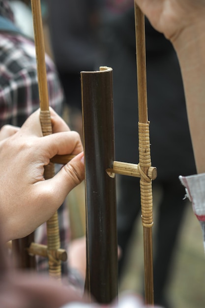 Angklung, l'un des instruments traditionnels d'Indonésie. Il est fabriqué à partir de bambou