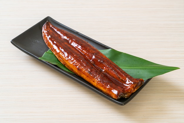 anguille grillée ou unagi grillé avec sauce