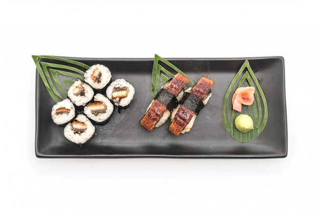 Photo anguille nigiri et sushi maki - style de cuisine japonaise