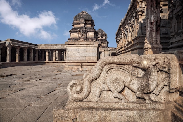 Animal mythologique dans le temple de Hampi