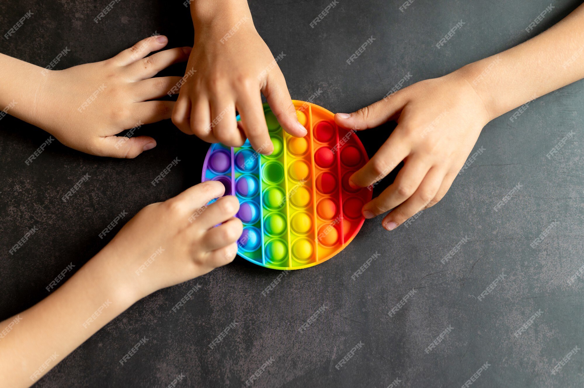 Anti Stress Sensoriel Pop It Jouets Dans Les Mains D'un Enfant Un