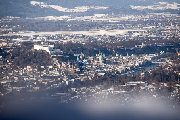 Aperçu de Salzbourg depuis l'heure d'hiver de Gaisberg