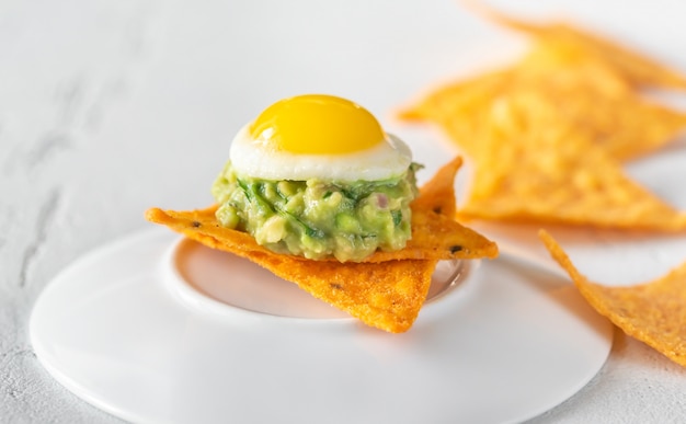 Apéritif au guacamole et aux œufs de caille