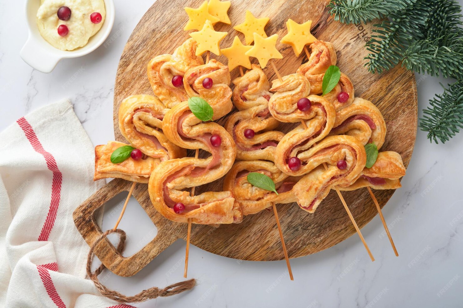 Apéritif De Noël Ou Du Nouvel An Petits Pains Feuilletés En Forme D
