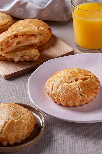 Apéritif typique de la cuisine brésilienne appelé Empada de Palmito.