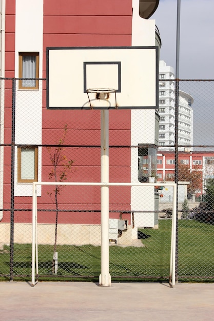 Appartement résidentiel terrain de basket urbain dans le quartier