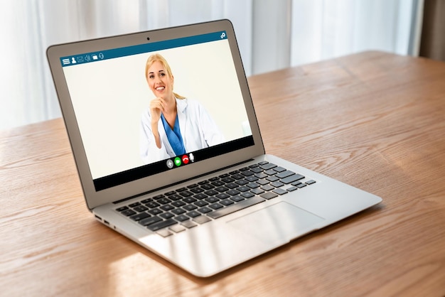 Appel vidéo médecin en ligne par application logicielle de télémédecine moderne