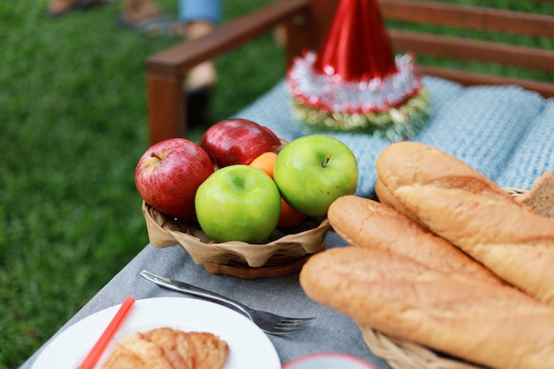 Apple sur la table