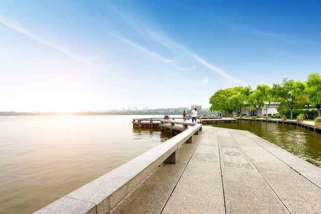 Après la Chine du lac occidental de Hangzhou