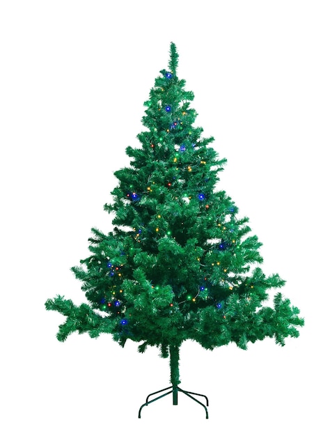 Arbre de Noël artificiel vert sur un support, isolé sur fond blanc