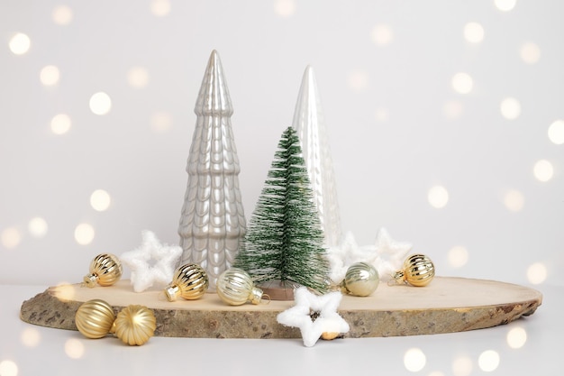 Arbres de Noël modernes décoratifs décoration blanche beige sur fond de support en bois Nordic Festive