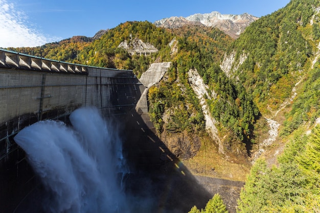 Arc-en-ciel et barrage de Kurobe