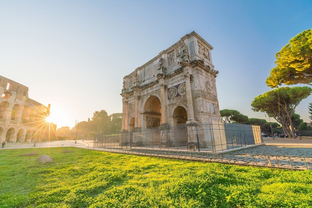 Arc de Constantin près du Colisée, Rome, Italie