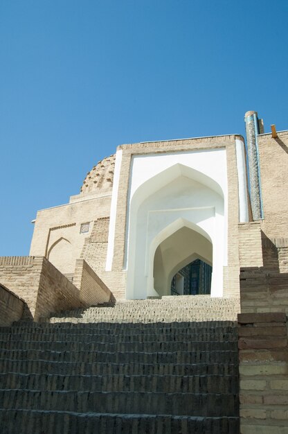 L'arc et les marches le design extérieur de l'ancien Registan à Samarkand Architecture of Asia