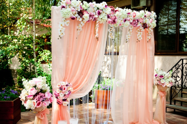 Arc de mariage rose