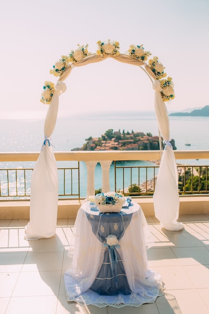 Arc pour cérémonie de mariage en mer