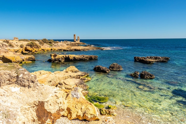 Arc près du Cothon phénicien et du cimetière sur les armoiries de Mahdia Tunisie