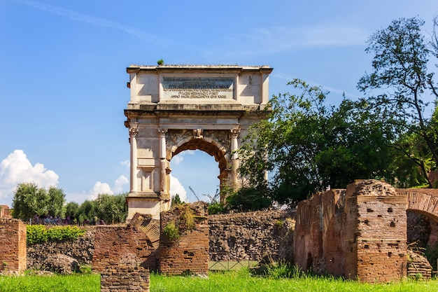 L'Arc de Titus dans le Forum Romain, Rome, Italie.