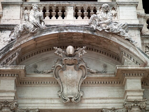 Arch statues antiques à Rome Italie