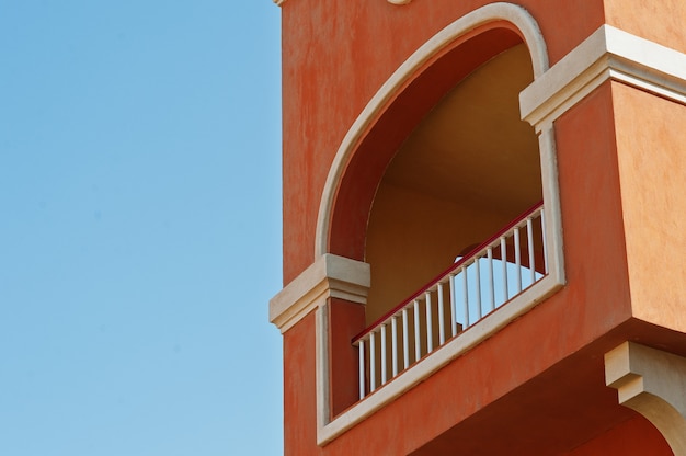 Arche De Balcon D'arabe Maison Orange Fond Bleu Ciel