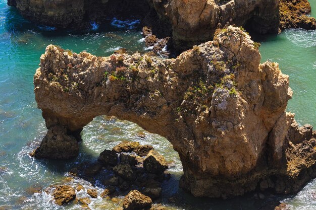 Arche rocheuse de Ponta da Piedade (Lagos, Algarve, Portugal).