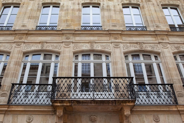 Architecture d'un bâtiment français en pierre