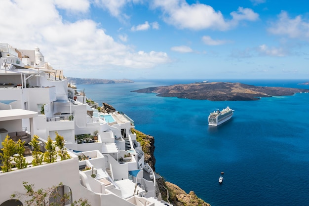 L'architecture blanche sur l'île de Santorin, en Grèce