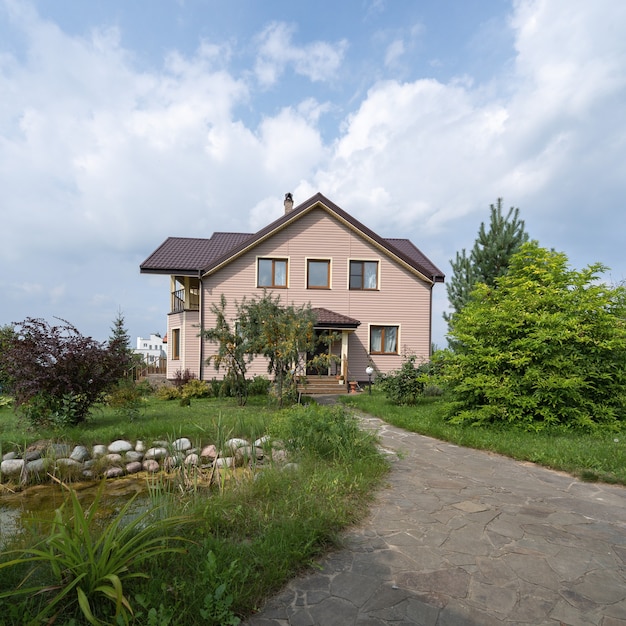 Architecture de la campagne. Paysage d'été, scène rurale.