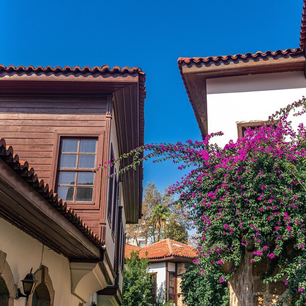 Architecture dans le centre-ville historique de Kaleici d'Antalya Turquie