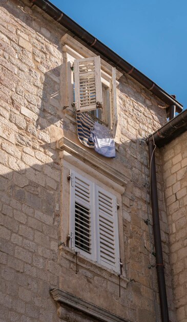 Architecture dans la vieille ville de Kotor au Monténégro