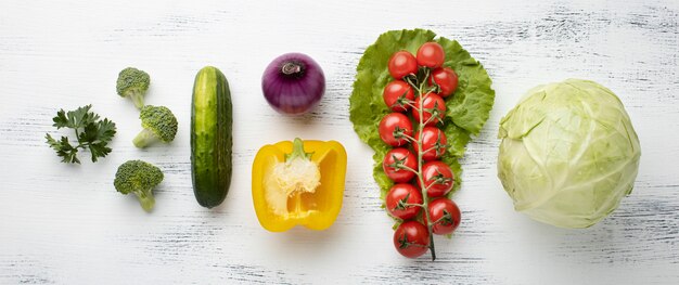 Arrangement de délicieux légumes à plat