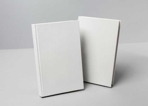 Photo arrangement minimaliste de la journée mondiale du livre